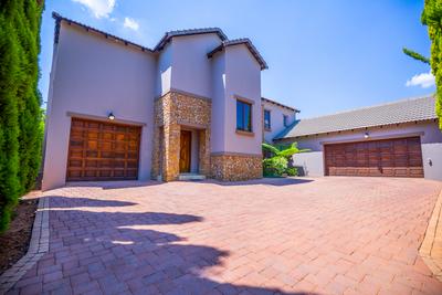 House For Sale in Olympus, Pretoria