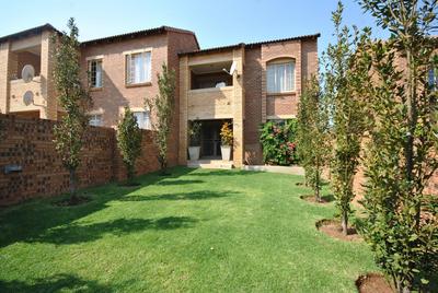 Apartment / Flat For Rent in Mooikloof Ridge Estate, Pretoria