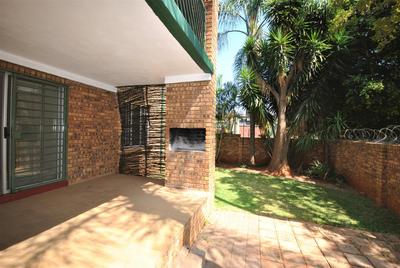 Apartment / Flat For Sale in Faerie Glen, Pretoria